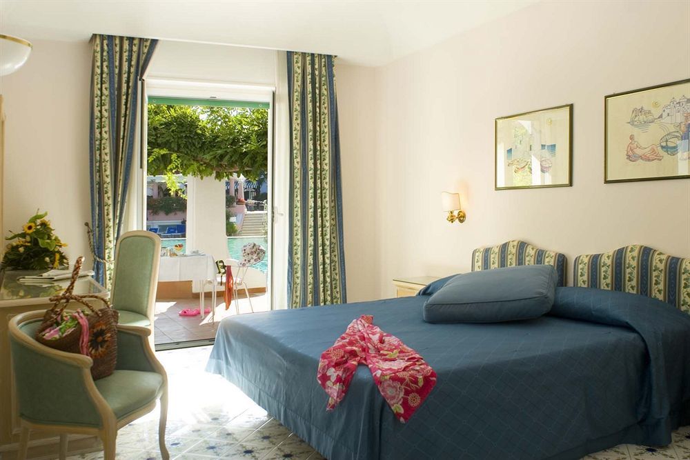 Hotel Continental Ischia Szoba fotó
